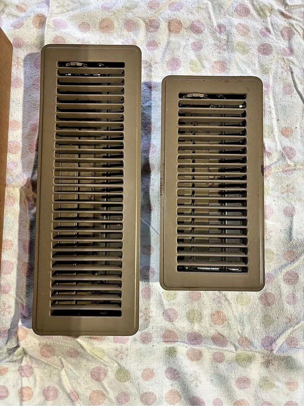 Brown Vent Covers Set 8 (2 sizes)